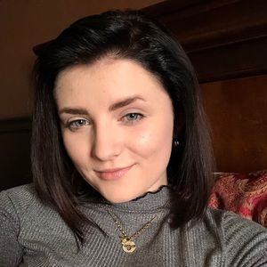 Meet your Posher, Eva